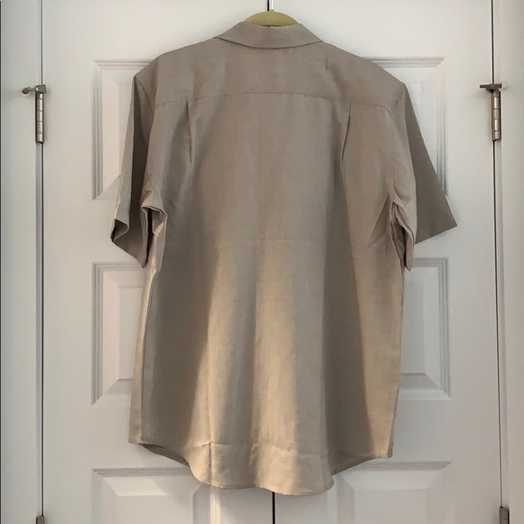 Tan short sleeve button down Orvis sporting shirt - Picture 4 of 4